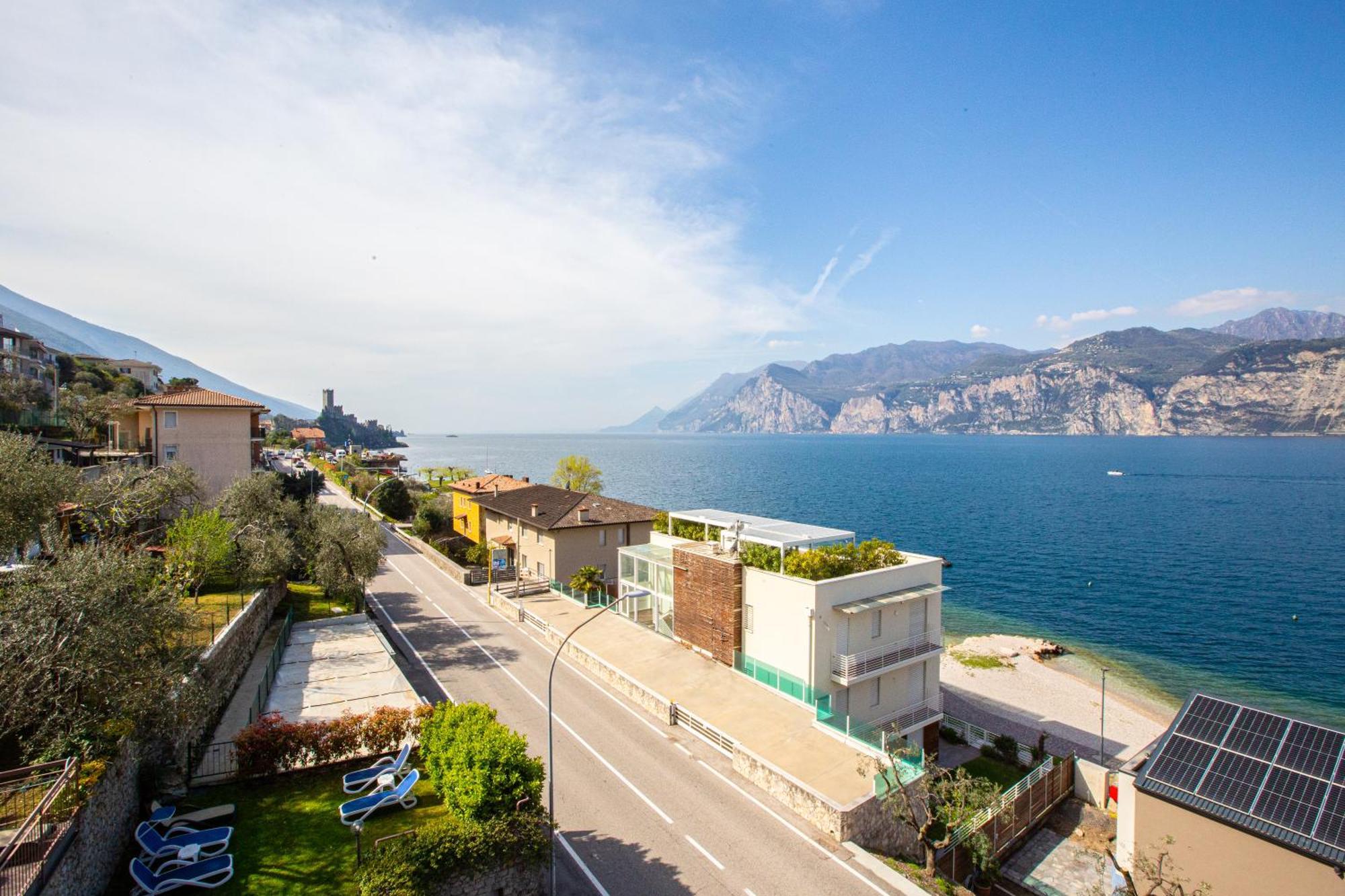 Villa Pifferi Мальчезине Экстерьер фото