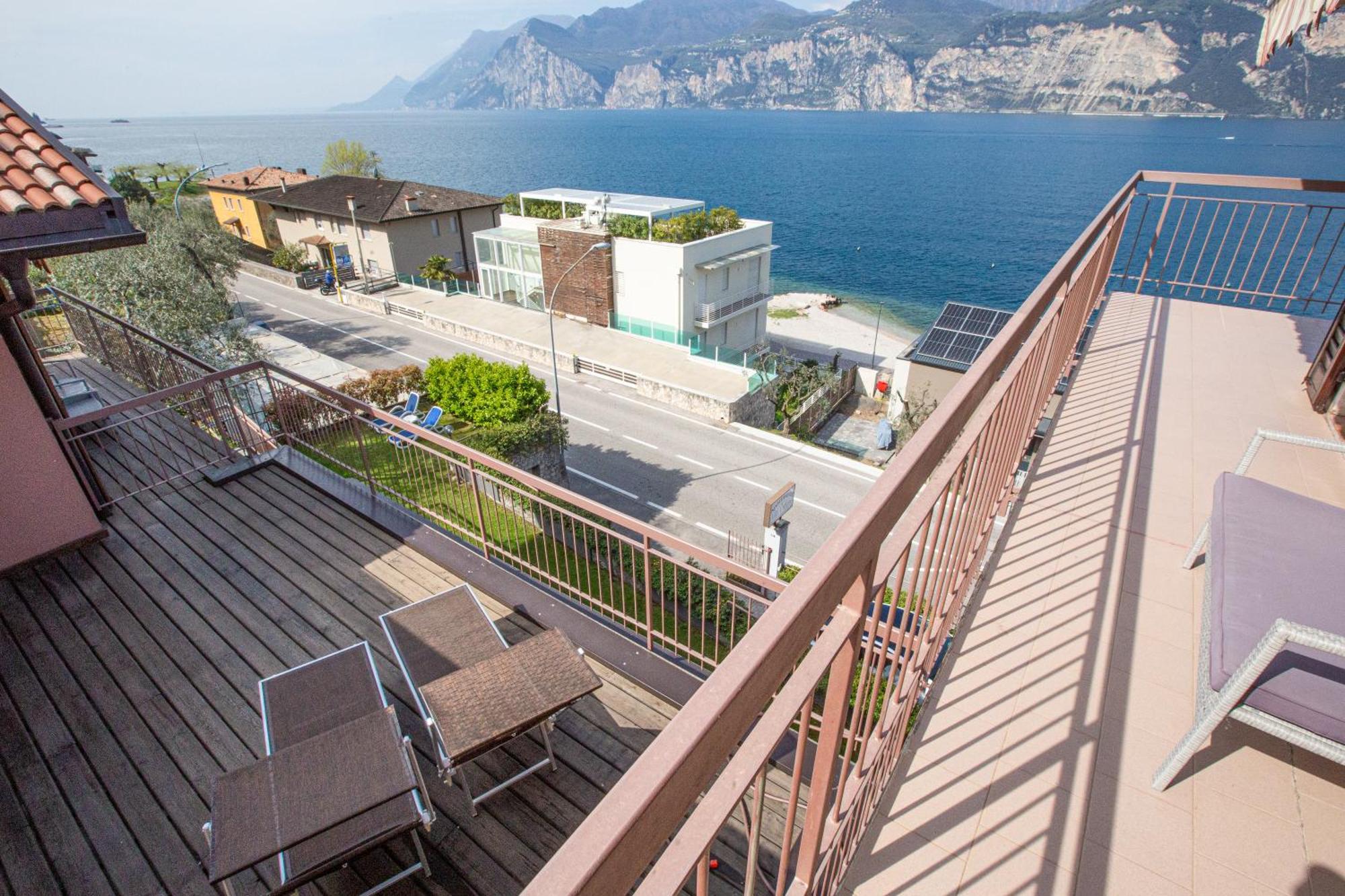 Villa Pifferi Мальчезине Экстерьер фото